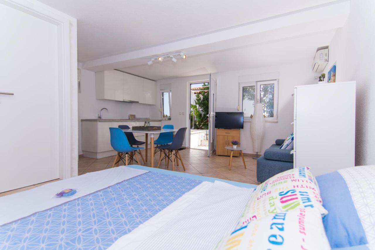 Apartments Lumini Trogir Exterior photo