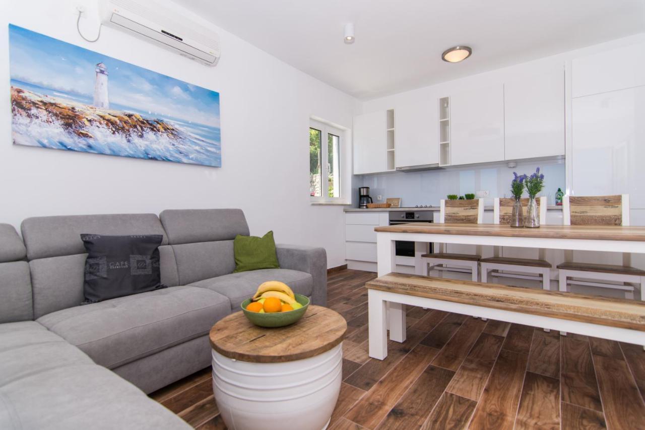 Apartments Lumini Trogir Exterior photo